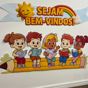 Mural crinças com livro- volta as aulas