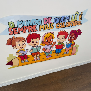 Mural cantinho da leitura - lápis